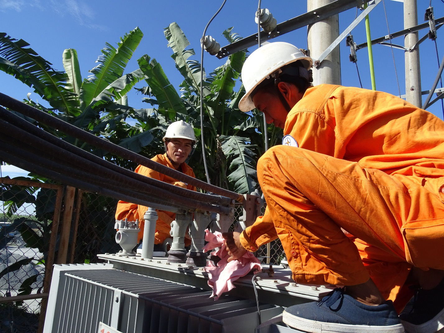 EVN SPC: Đảm bảo cung cấp điện dịp Noel, Tết - Ảnh 2.