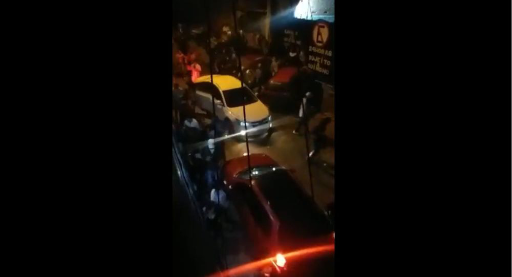 Cảnh sát truy đuổi tội phạm, 9 người đang ăn tiệc chết oan