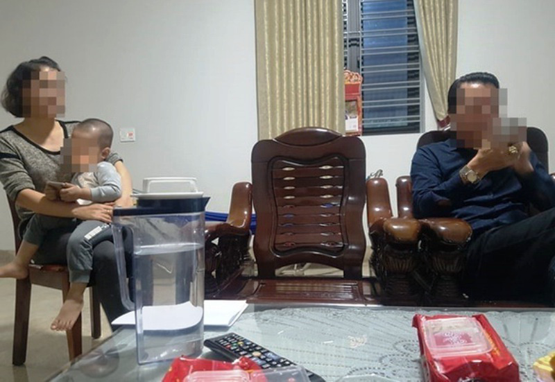 Bố đẻ và vợ sốc khi Chánh văn phòng TAND huyện bị bắt do trốn truy nã 26 năm trước - Ảnh 2.