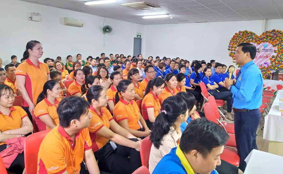 Tuyên truyền về HIV/AIDS cho người lao động