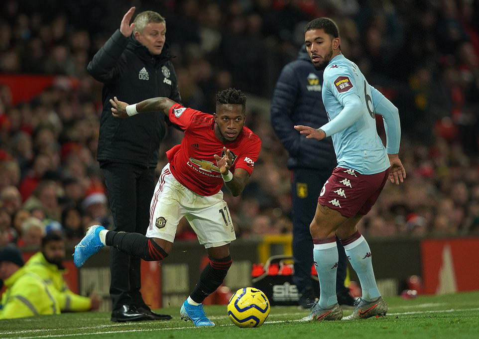 Mất điểm ngỡ ngàng sân nhà, Man United ngày càng xa Top 4