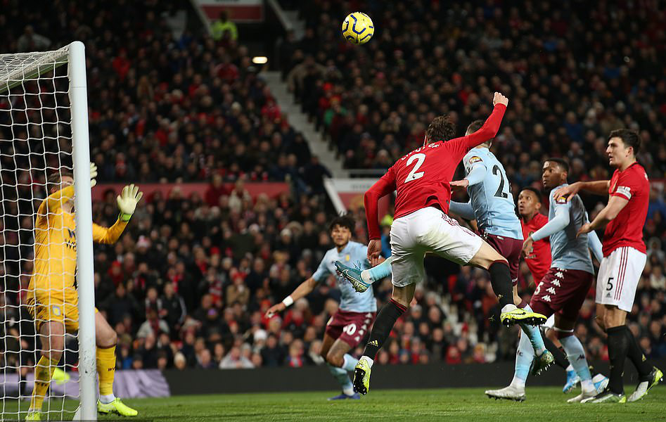 Mất điểm ngỡ ng&agrave;ng s&acirc;n nh&agrave;, Man United ng&agrave;y c&agrave;ng xa Top 4 - Ảnh 4.