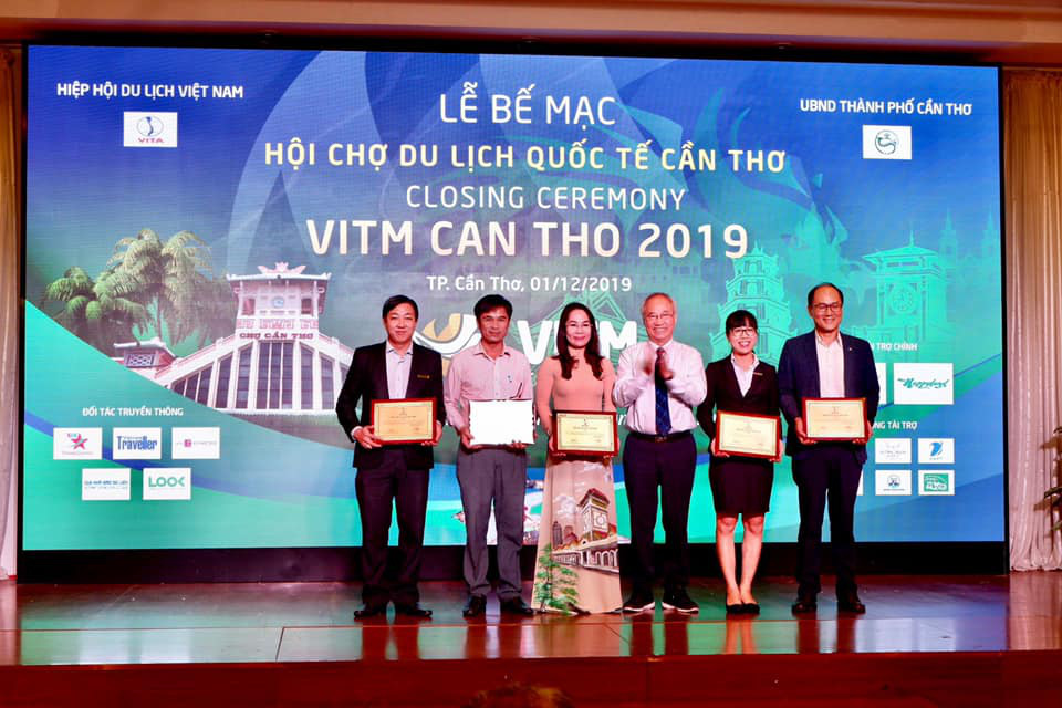Saigontourist đạt nhiều giải thưởng tại Lễ vinh danh c&aacute;c c&aacute; nh&acirc;n, doanh nghiệp ti&ecirc;u biểu năm 2019 của du lịch Việt Nam - Ảnh 1.