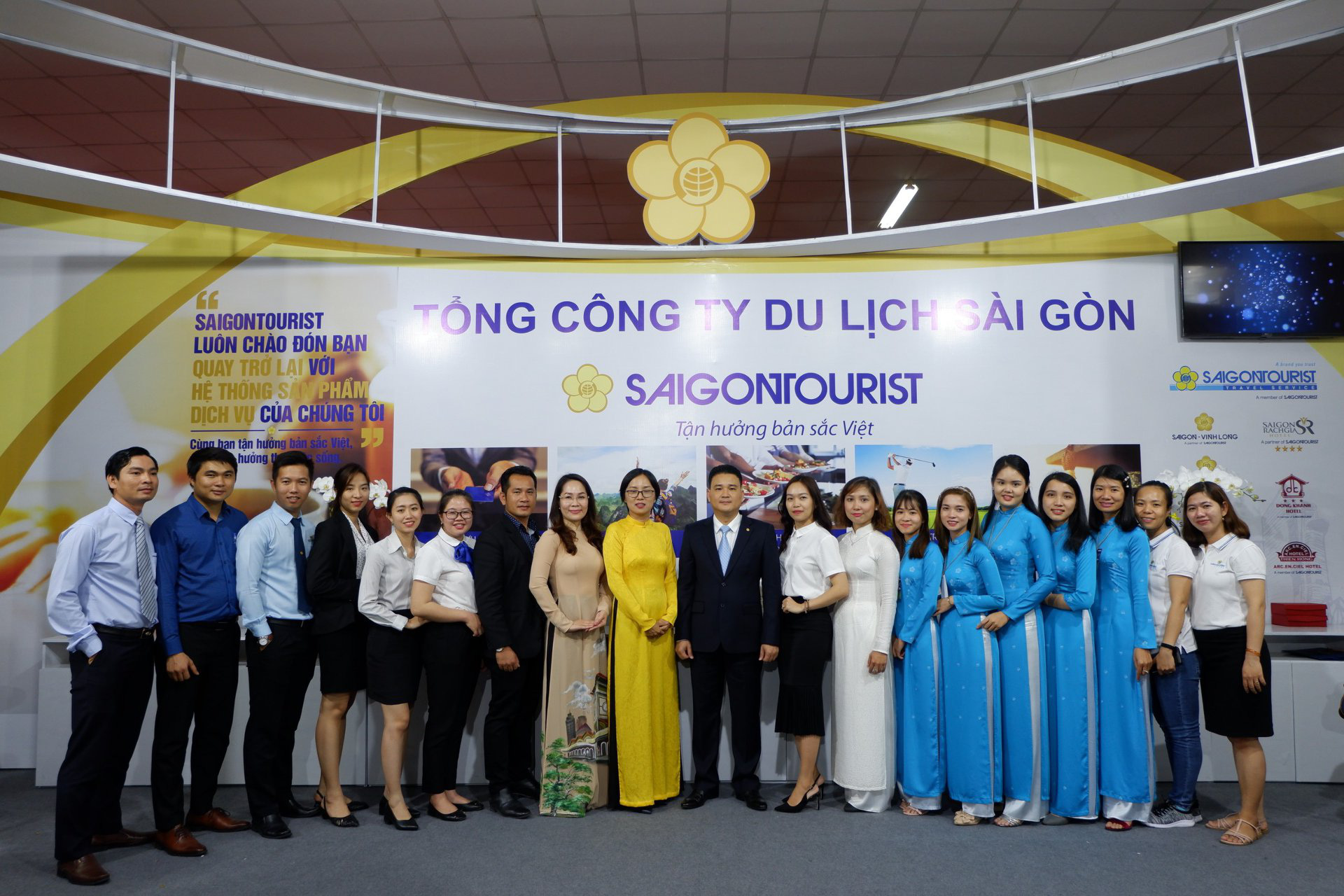 Saigontourist đạt nhiều giải thưởng tại Lễ vinh danh c&aacute;c c&aacute; nh&acirc;n, doanh nghiệp ti&ecirc;u biểu năm 2019 của du lịch Việt Nam - Ảnh 2.