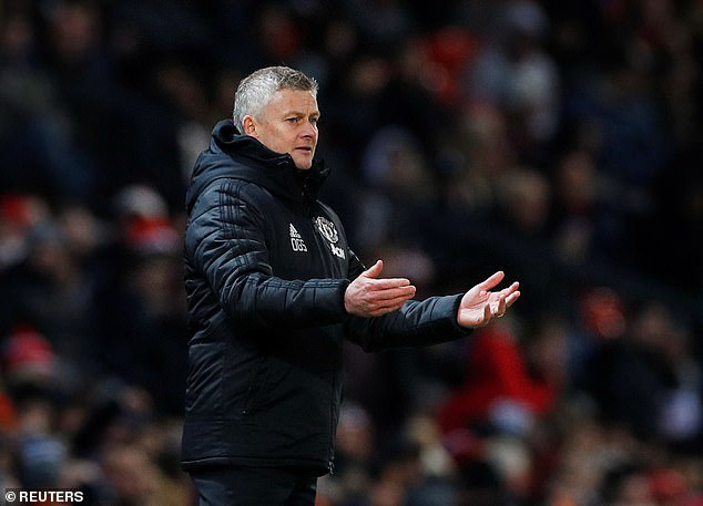 Mất điểm ngỡ ng&agrave;ng s&acirc;n nh&agrave;, Man United ng&agrave;y c&agrave;ng xa Top 4 - Ảnh 1.