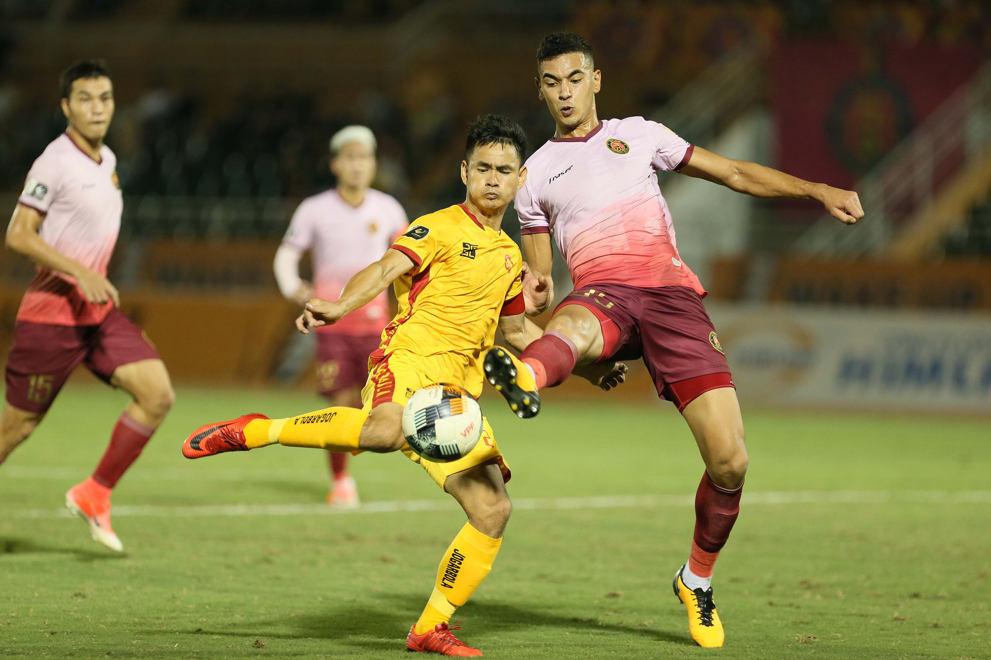 Chờ sức bật mới của bóng đá TP HCM: Nỗi khổ của Sài Gòn FC