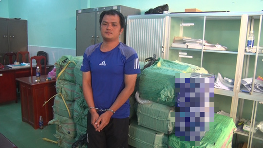 Ham 2 triệu đồng, tài xế 9X rước còng số 8 vào thân