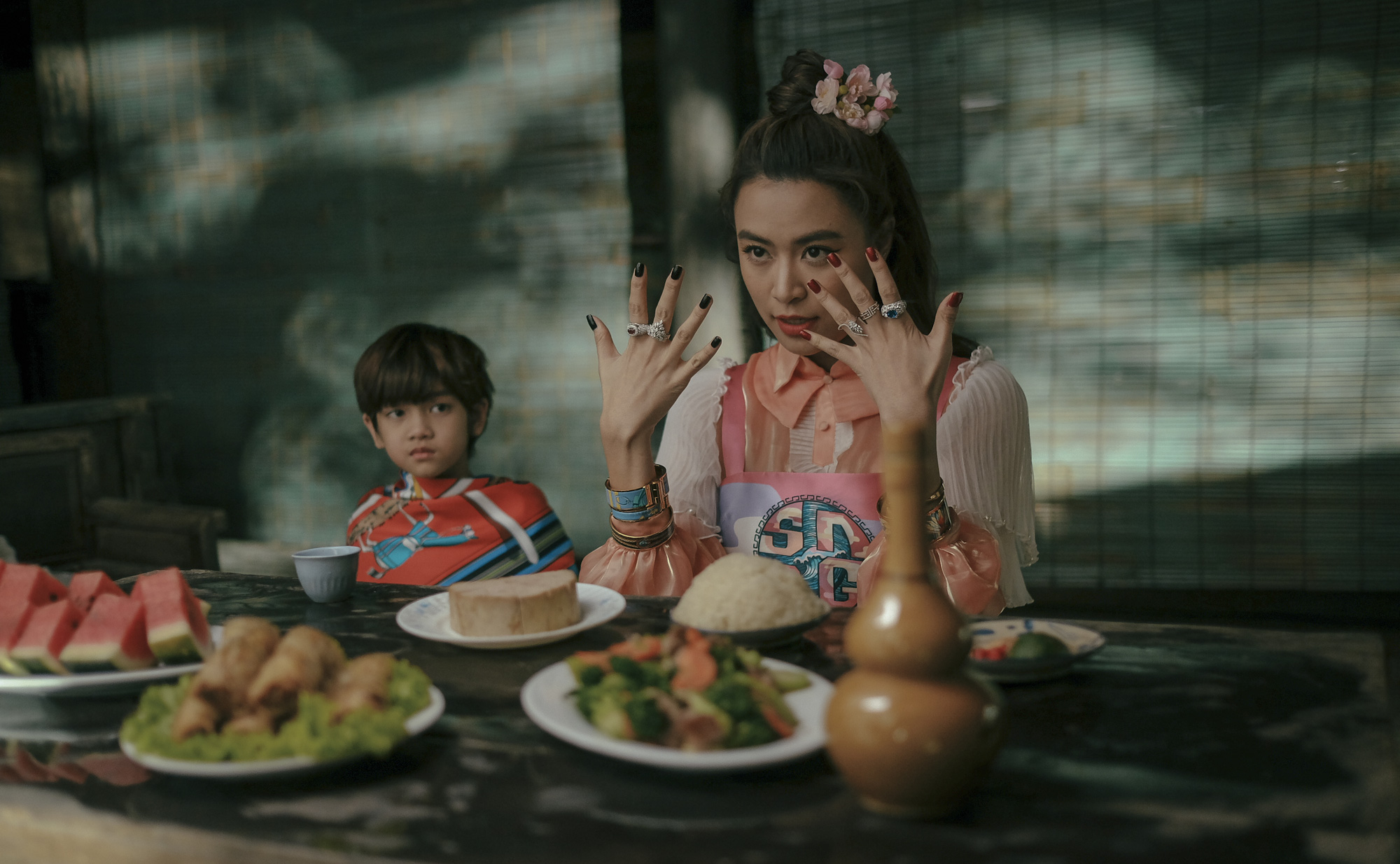 Ho&agrave;ng Thuỳ Linh lại g&acirc;y sốt - Ảnh 8.