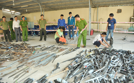 Đồng Nai: Chi thưởng 400 triệu cho những người giao nộp vũ khí, vật liệu nổ