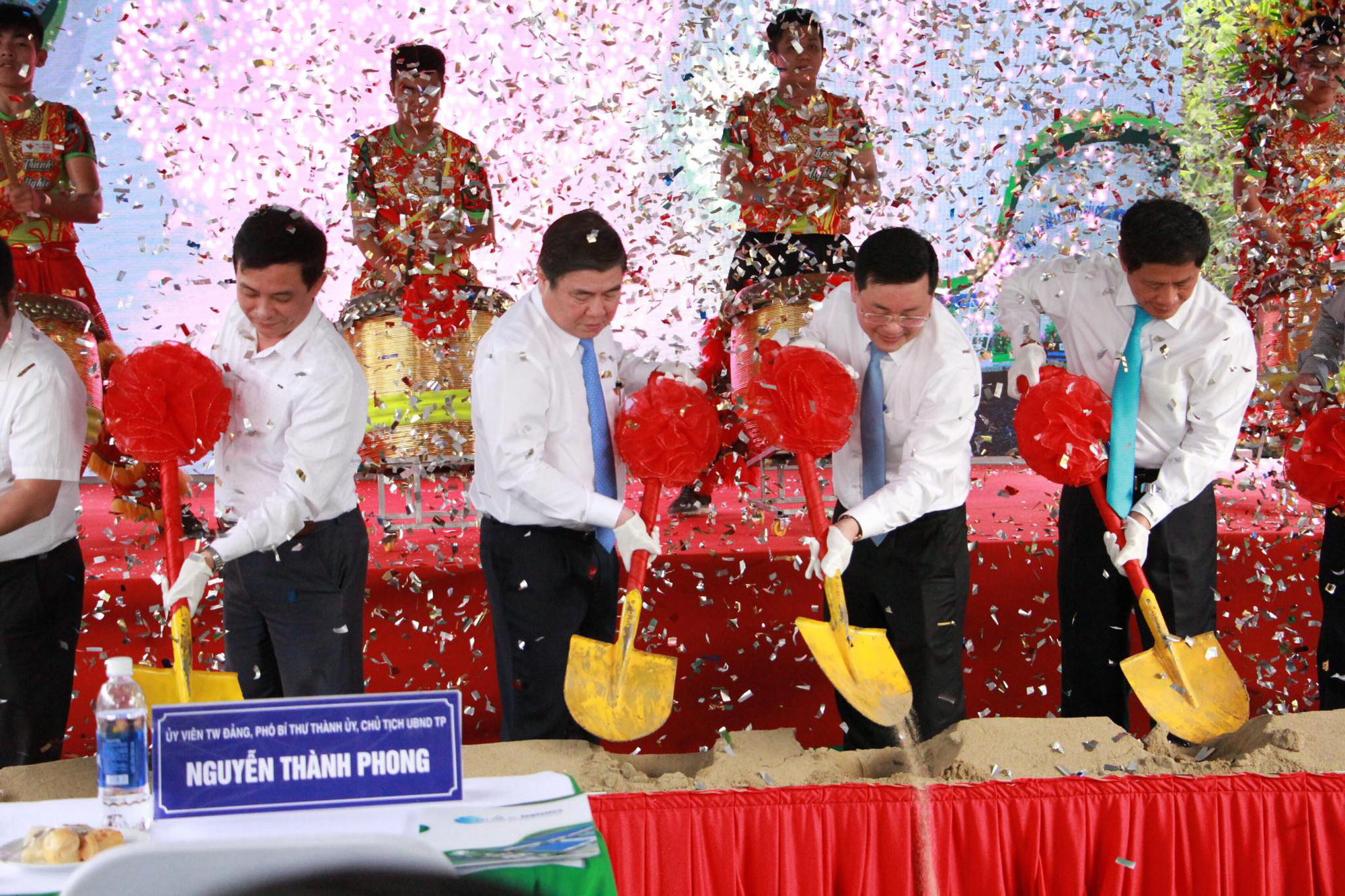 TP HCM: Khởi công xây dựng nhà máy xử lý rác thải nguy hại đầu tiên