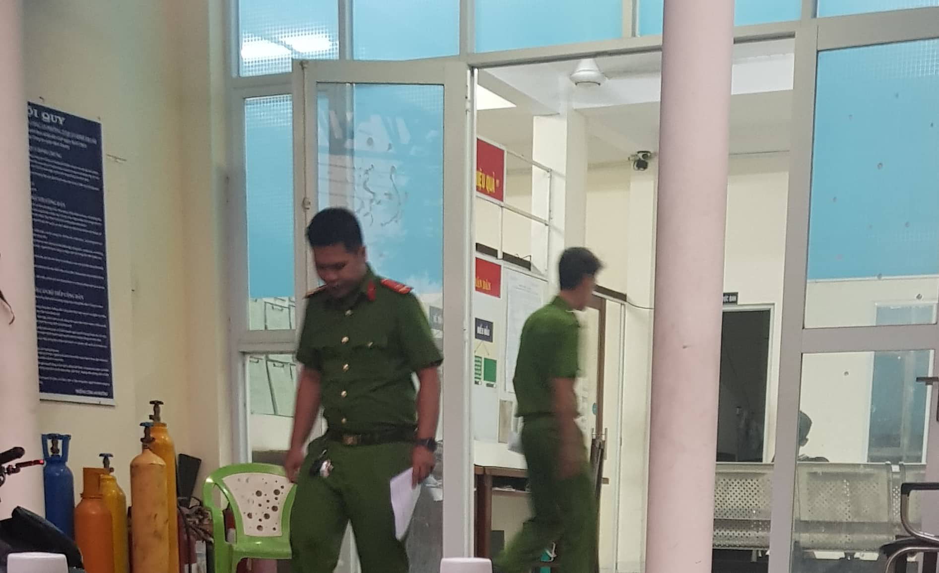 Người chồng vũ phu dọa ném con riêng của vợ xuống sông Sài Gòn