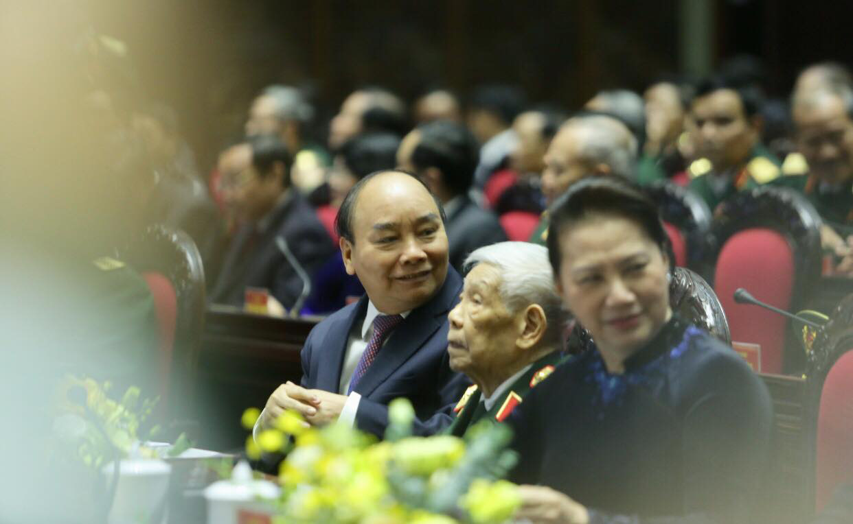 Cận cảnh l&atilde;nh đạo cấp cao dự lễ kỷ niệm Ng&agrave;y th&agrave;nh lập Qu&acirc;n đội nh&acirc;n d&acirc;n Việt Nam - Ảnh 7.
