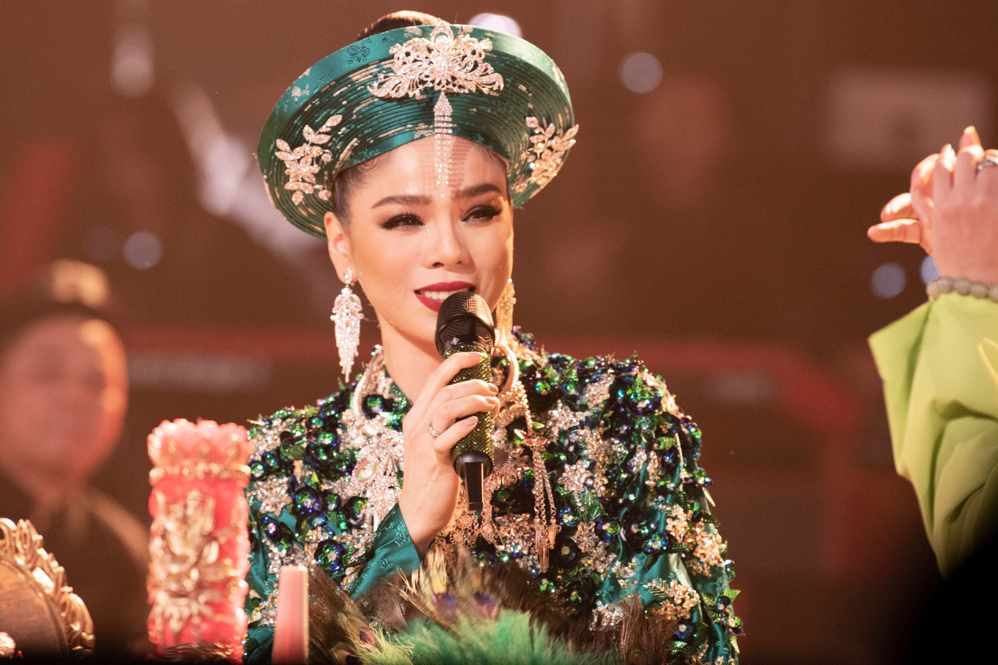 Thăng hoa với "Q show 2" cùng Lệ Quyên
