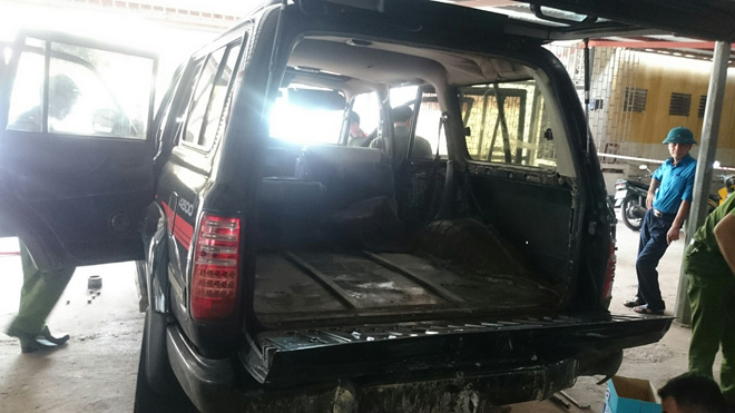 Chiếc Land Cruiser v&agrave; b&iacute; mật của hot girl Nguyễn Thị Phương Thảo - Ảnh 1.