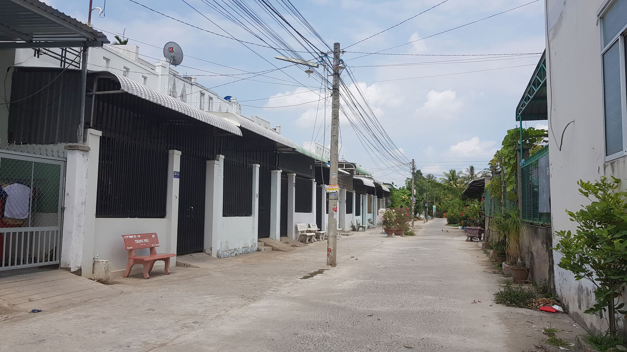 Nh&oacute;m c&aacute;n bộ TN-MT bị bắt v&igrave; sai phạm li&ecirc;n quan đến khu đất bến xe Th&agrave;nh Bưởi - Ảnh 1.