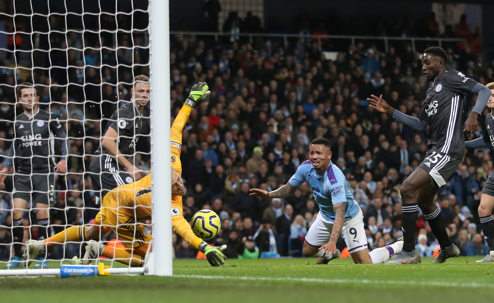 Ngược d&ograve;ng ngoạn mục, Man City b&ugrave;ng nổ hạ Leicester - Ảnh 2.