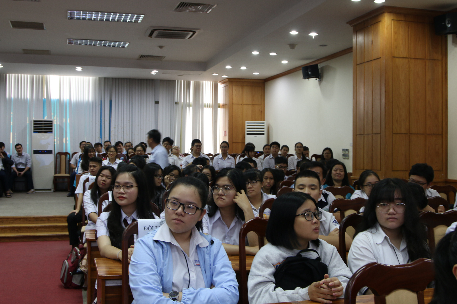 Học sinh đội tuyển học sinh giỏi “cân” hai chương trình học