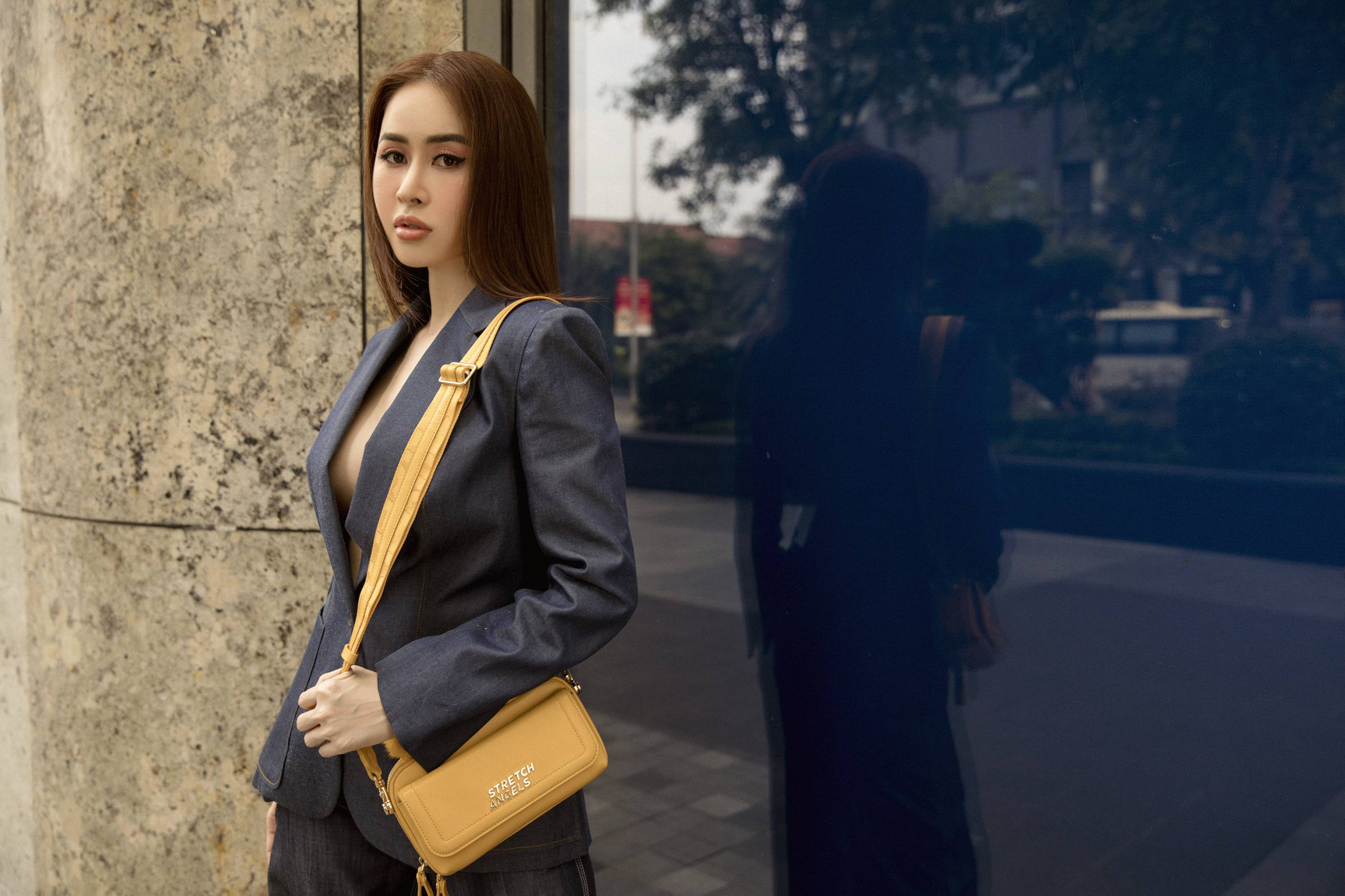 Hoa hậu Phan Ngọc Hân lệch đốt xương sống do... giày cao gót