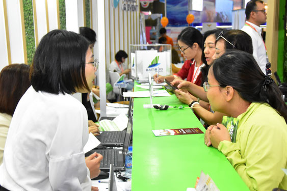 V&eacute; m&aacute;y bay Tết c&ograve;n đầy ắp - Ảnh 1.