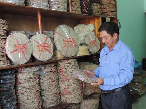 Thơm ngon bánh tráng nước dừa Tam Quan
