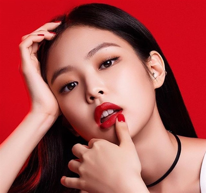 Gợi ý trang điểm cho nàng lung linh mùa tiệc tùng cuối năm - Ảnh 1.