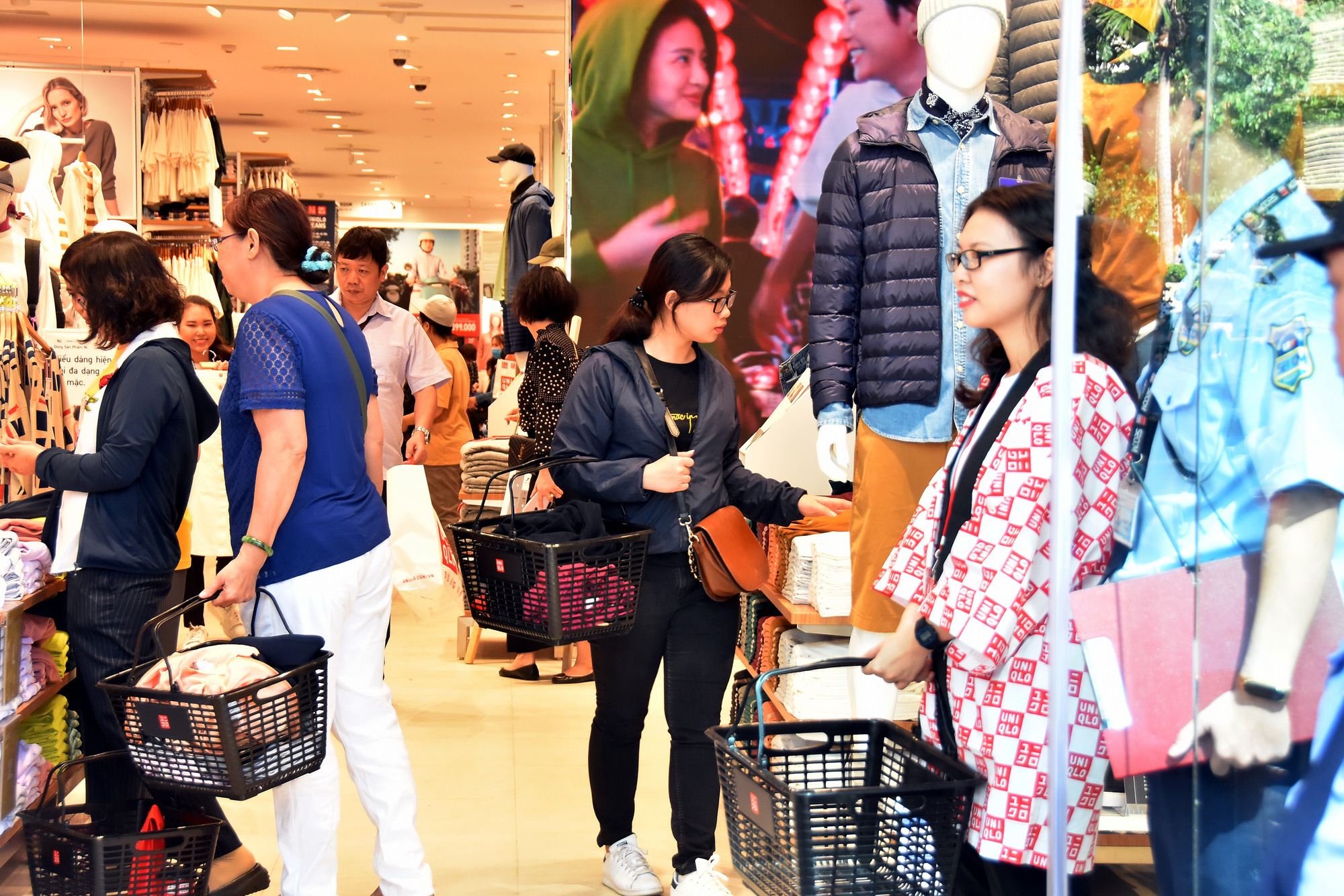 H&M, Zara, UniQlo… "khuynh đảo" thị trường thời trang Việt