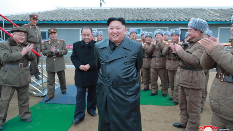 &Ocirc;ng Trump: Biết đ&acirc;u &ocirc;ng Kim Jong-un tặng b&igrave;nh hoa thật đẹp l&agrave;m qu&agrave; Gi&aacute;ng sinh&rdquo; - Ảnh 2.