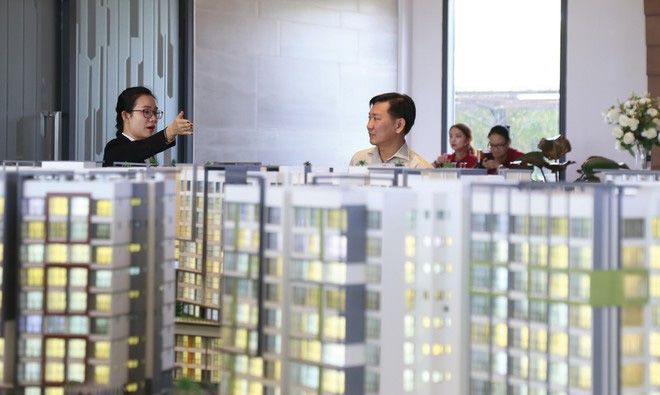 Cuối năm, bất động sản ph&iacute;a Nam lại t&aacute;i diễn cảnh &ldquo;treo d&ecirc; b&aacute;n ch&oacute;&rdquo; - Ảnh 2.