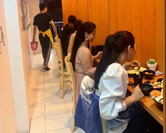Lẩu tho&aacute;t ế h&uacute;t kh&aacute;ch - Ảnh 3.