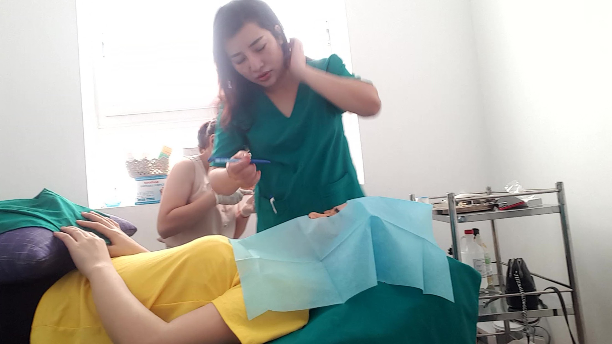 Thâm nhập thế giới làm đẹp: Ngành y tế đừng làm cho có!