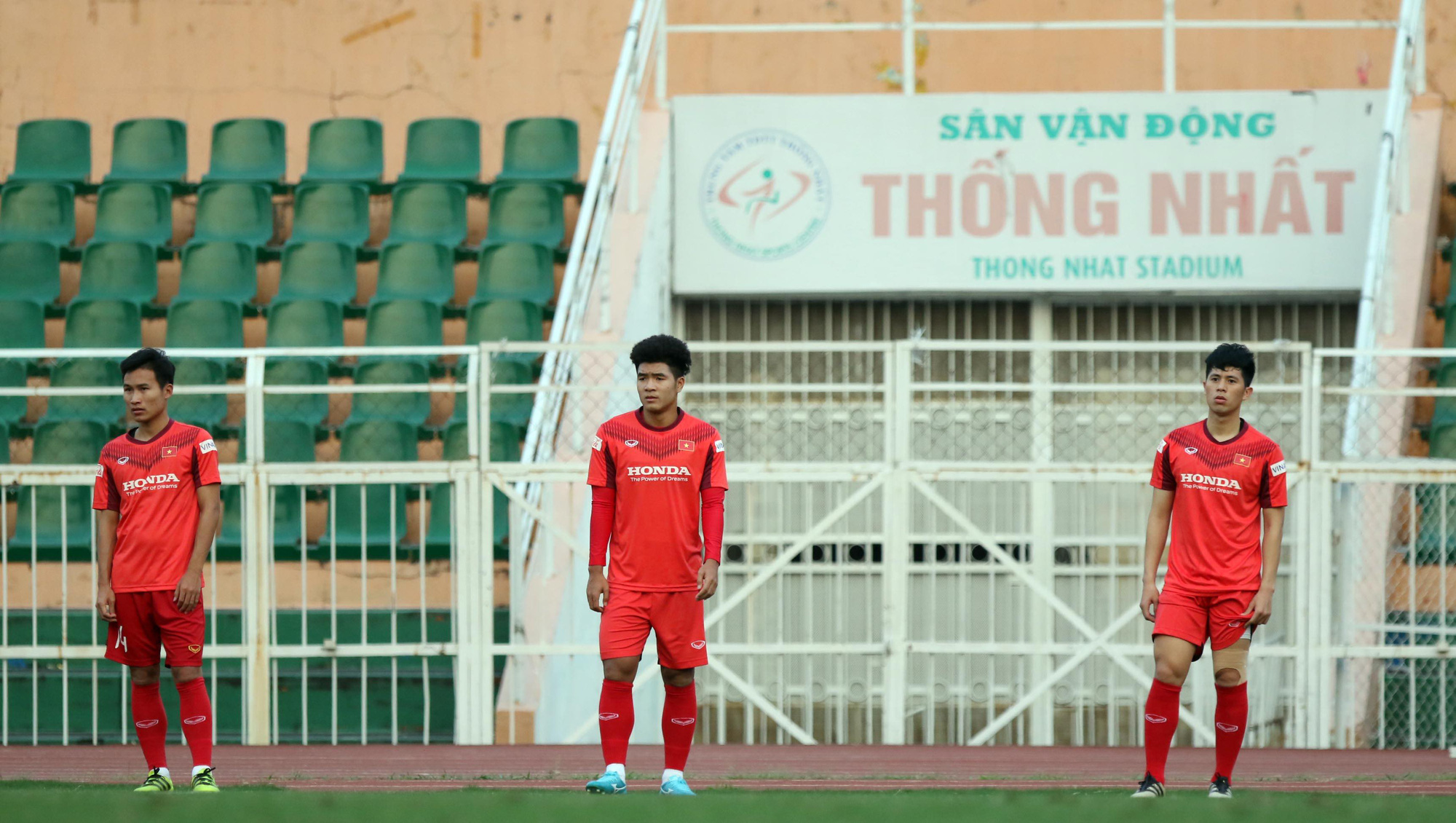 Chấn thương của Trần Đ&igrave;nh Trọng c&oacute; th&aacute;ch thức sự ki&ecirc;n nhẫn của HLV Park Hang-seo? - Ảnh 2.