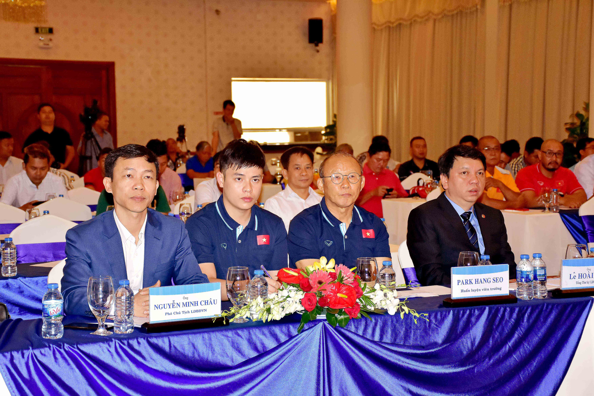 Trợ l&iacute; L&ecirc; Huy Khoa kh&ocirc;ng phi&ecirc;n dịch cho HLV Park Hang-seo ở VCK U23 ch&acirc;u &Aacute; 2020 - Ảnh 3.