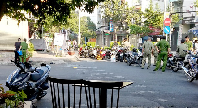 Truy bắt nh&oacute;m đ&acirc;m chết người khi đ&ograve;i tiền tại qu&aacute;n T&ocirc;m C&agrave;ng S&ocirc;ng - Ảnh 1.