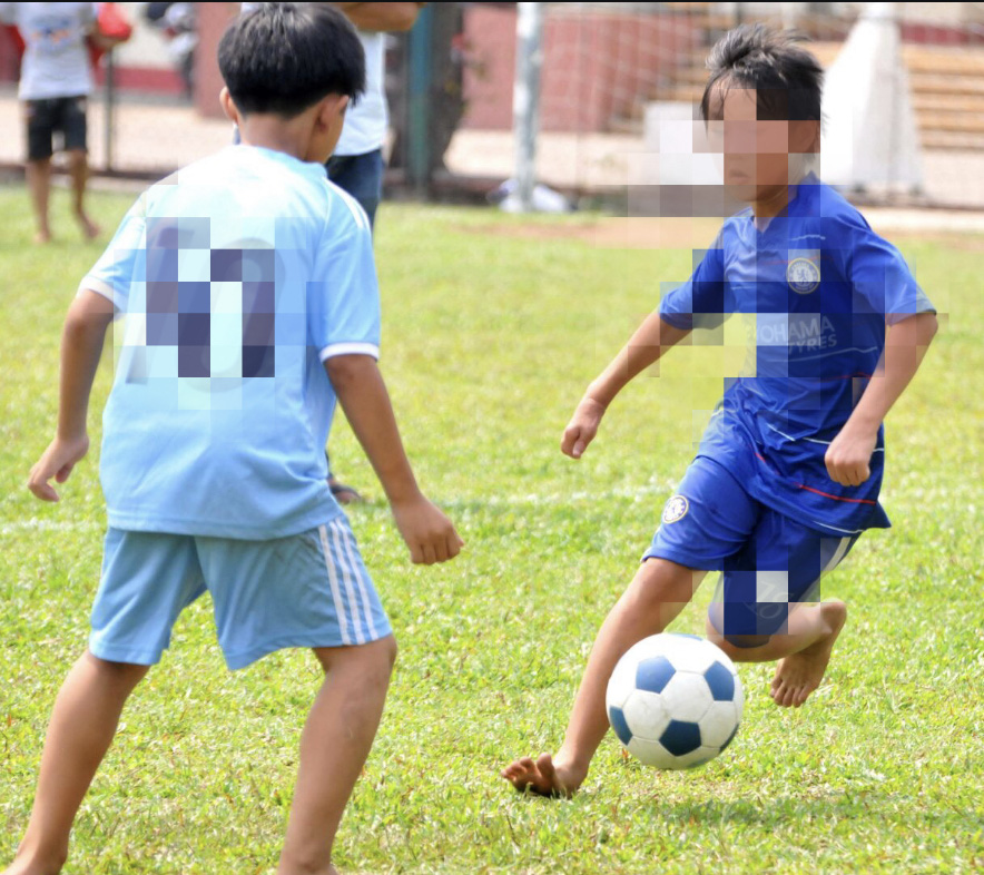 Nam học sinh 13 tuổi bị hôn mê sau sút bóng trúng bụng