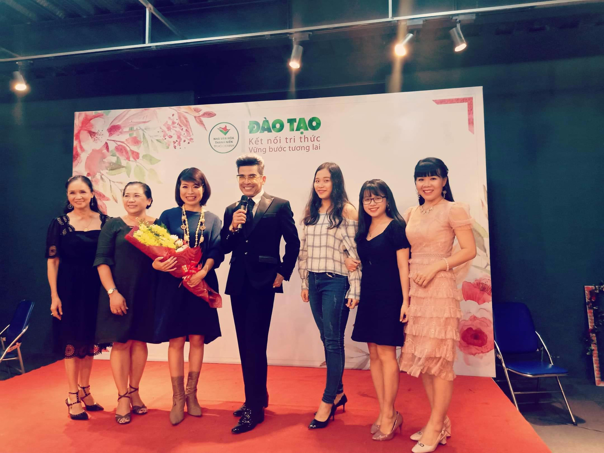 Diễn giả, MC Thi Thảo: “Cái duyên” gắn kết với sinh viên - Ảnh 4.