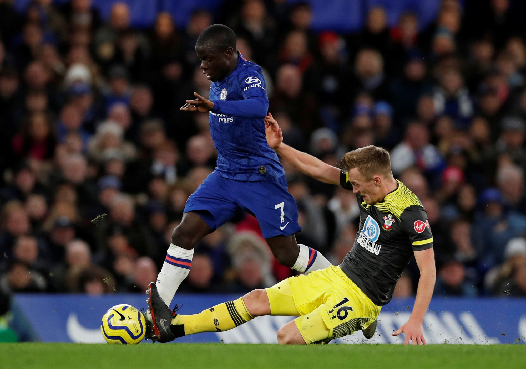 HLV Chelsea nói gì khi gục ngã trên sân nhà, nguy cơ rớt khỏi top 4?