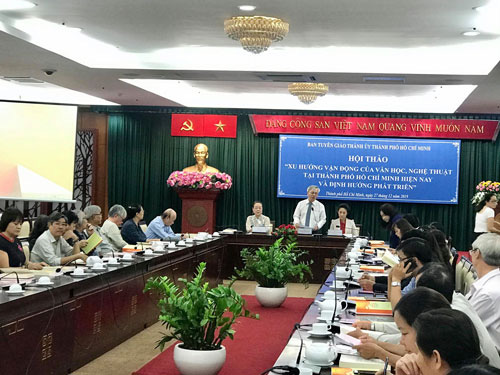 Giáo dục định hướng phát triển văn học, nghệ thuật