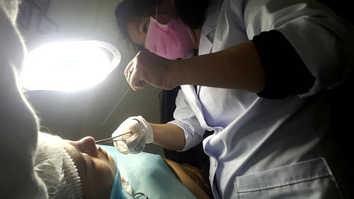 Thâm nhập thế giới làm đẹp: Phơi bày nhiều sự thật đáng sợ