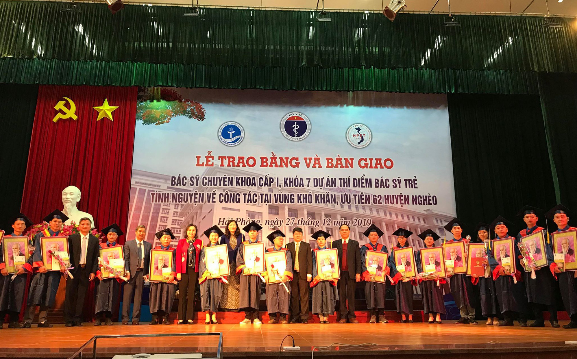 3 trường y - dược đ&agrave;o tạo 354 b&aacute;c sĩ trẻ t&igrave;nh nguyện về v&ugrave;ng kh&oacute; khăn - Ảnh 1.