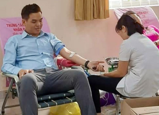 350 CNVC-LĐ tình nguyện hiến máu