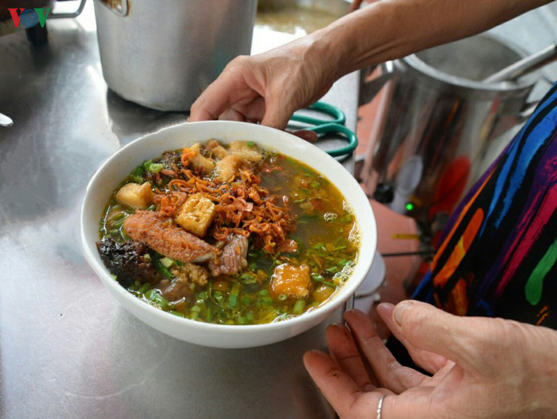 Về Xứ Đông thưởng thức bánh đa cua