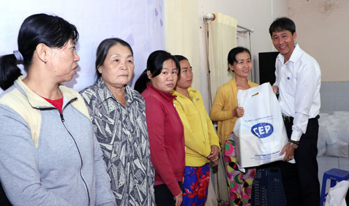 CEP Thủ Dầu Một tặng 1.090 phần qu&agrave; Tết cho c&ocirc;ng nh&acirc;n - Ảnh 1.