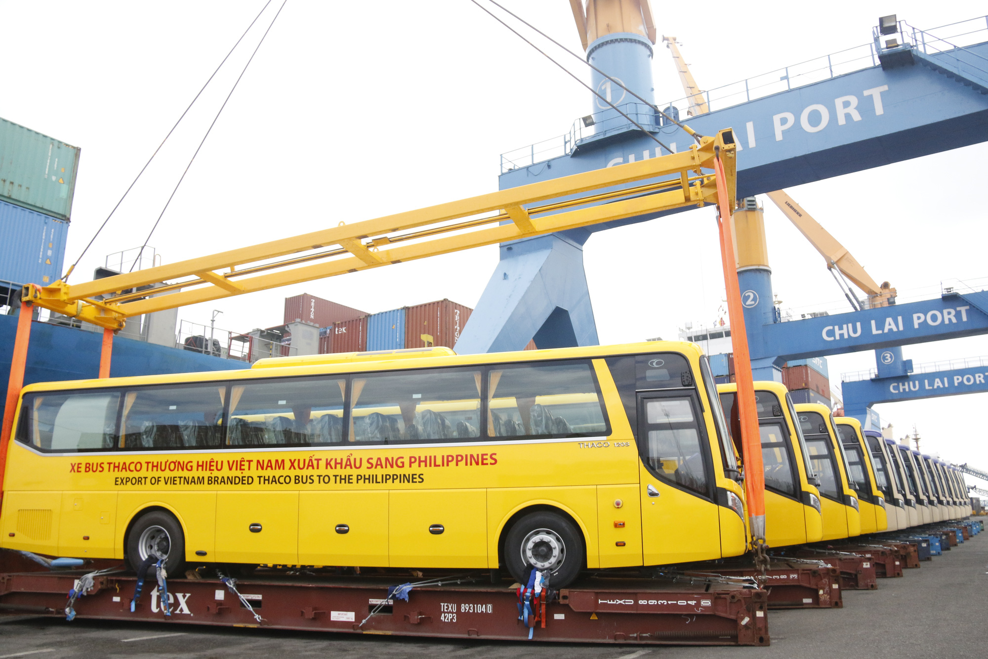 THACO xuất lô hàng xe bus thương hiệu Việt đầu tiên sang Philippines
