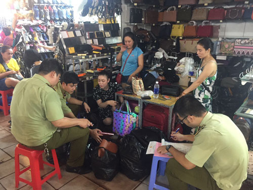 Hàng nhái, giả tung hoành cuối năm