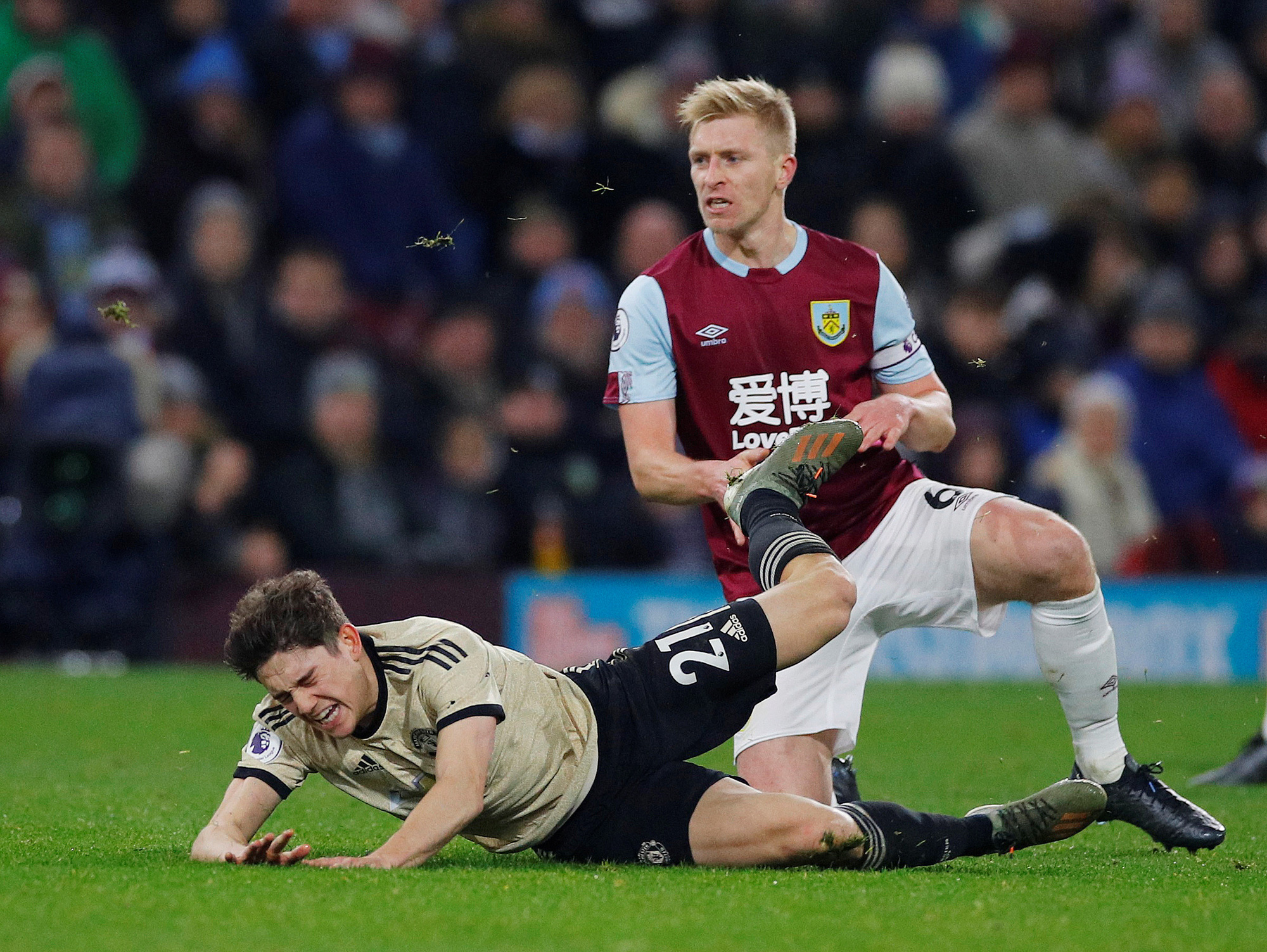 Chủ nh&agrave; Burnley tặng qu&agrave;, Man United v&agrave;o Top 5 - Ảnh 1.