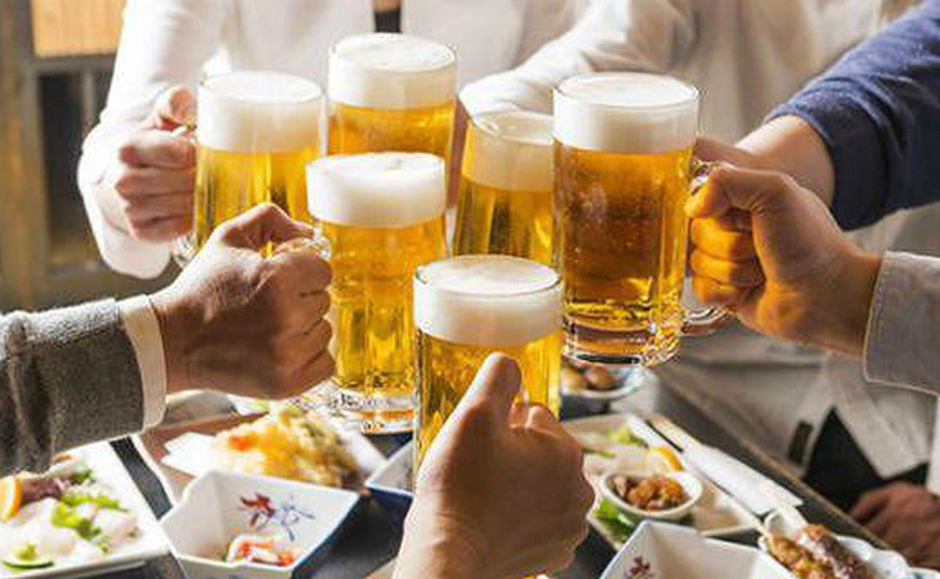 Ép người khác uống rượu, bia sẽ bị phạt?