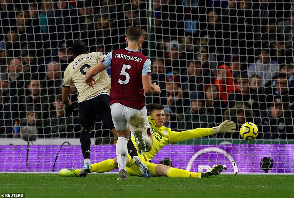 Chủ nh&agrave; Burnley tặng qu&agrave;, Man United v&agrave;o Top 5 - Ảnh 3.
