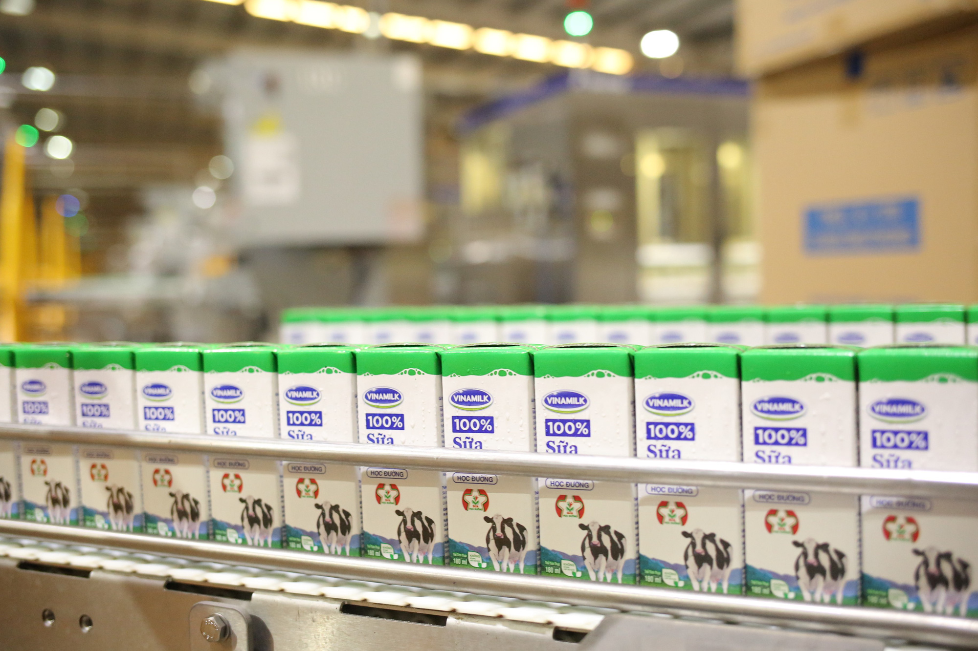 Vinamilk thông cáo về nguồn nguyên liệu sản xuất các sản phẩm sữa