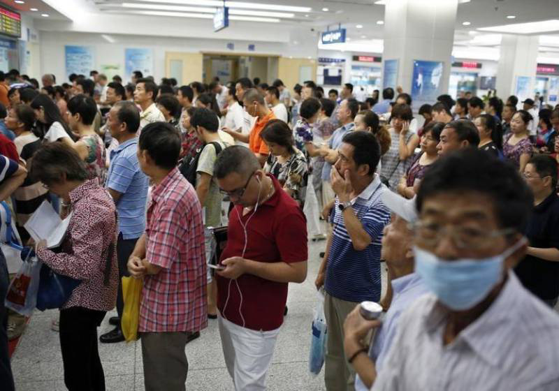 Tranh c&atilde;i với người nh&agrave; bệnh nh&acirc;n, nữ b&aacute;c sĩ bị đ&acirc;m tử vong - Ảnh 1.