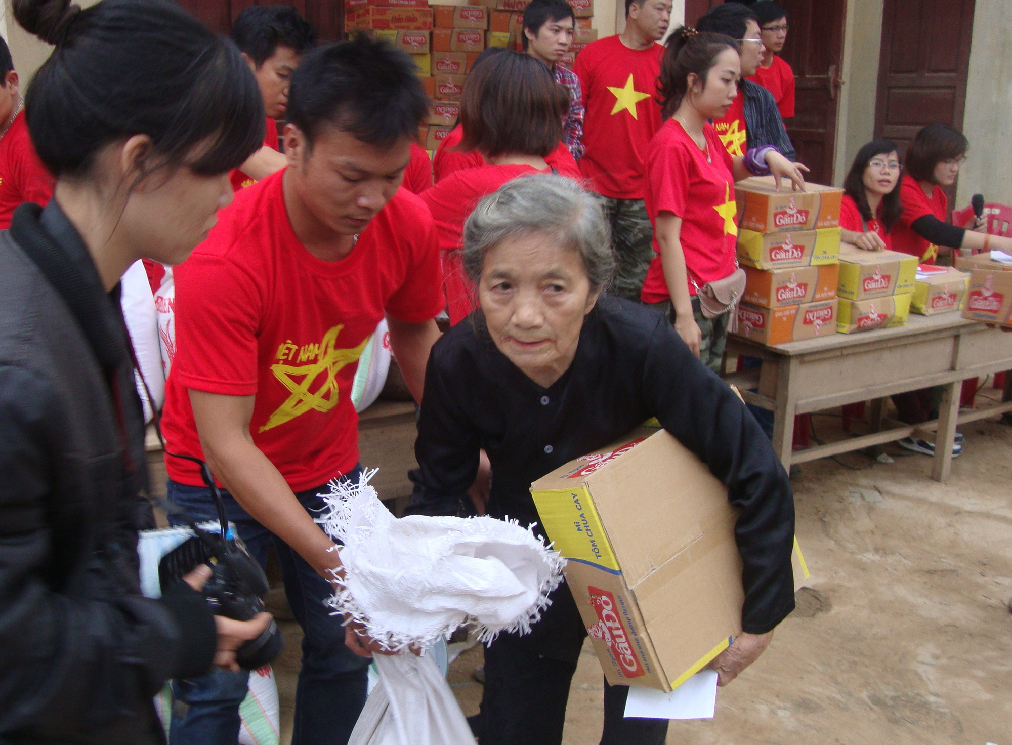 Cho tấm lòng, nhận niềm vui